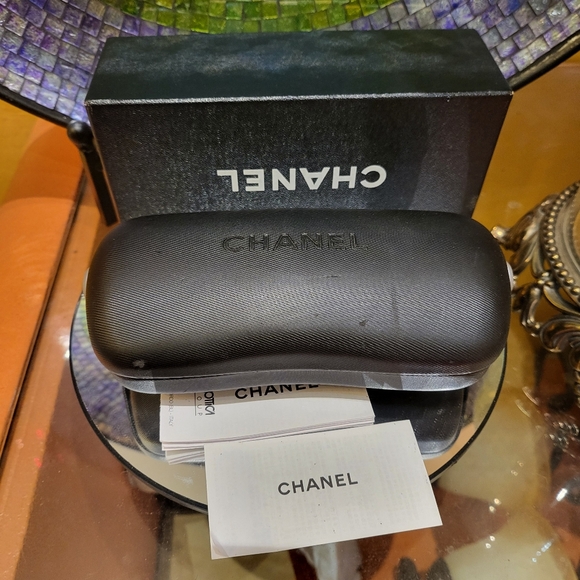 Vintage Chanel  Black Camilla Flower Sunglasses (preowned full set). - Picture 9 of 11